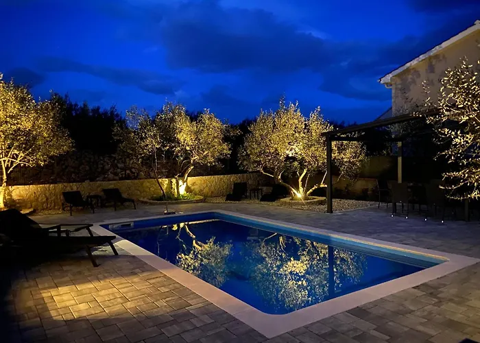 Lio Mit Pool וילה