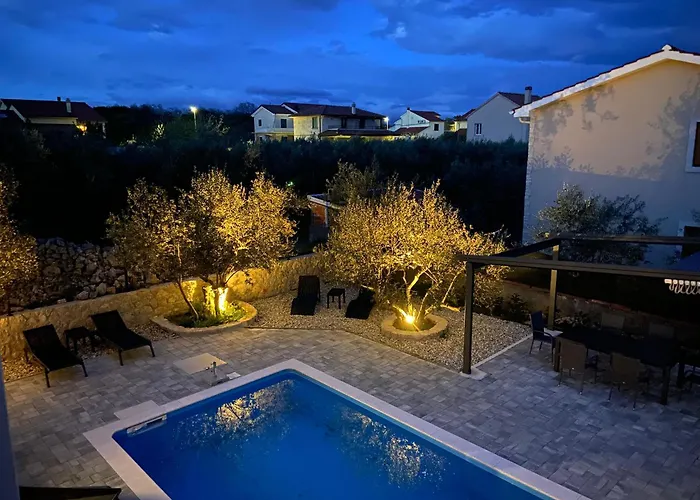 וילה Lio Mit Pool Linardići