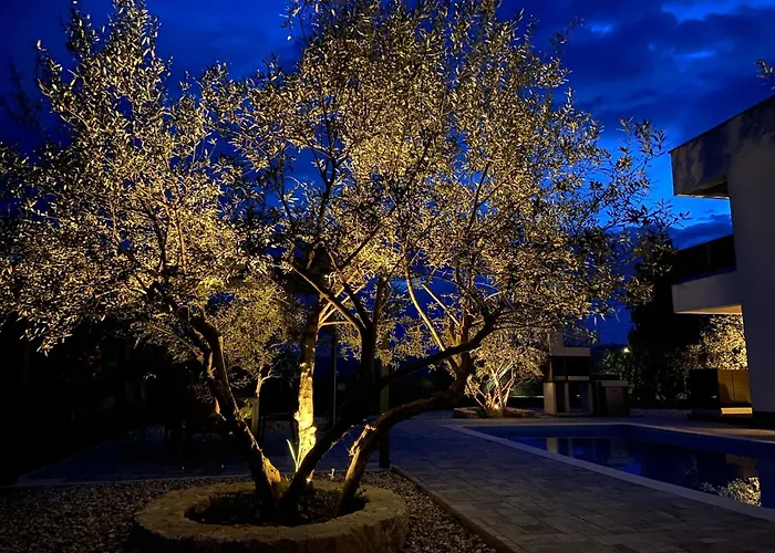 Lio Mit Pool Linardići