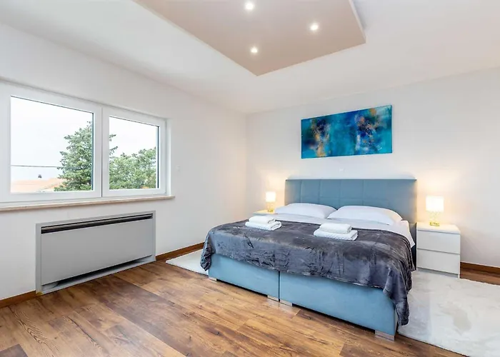 Lio Mit Pool וילה Linardići