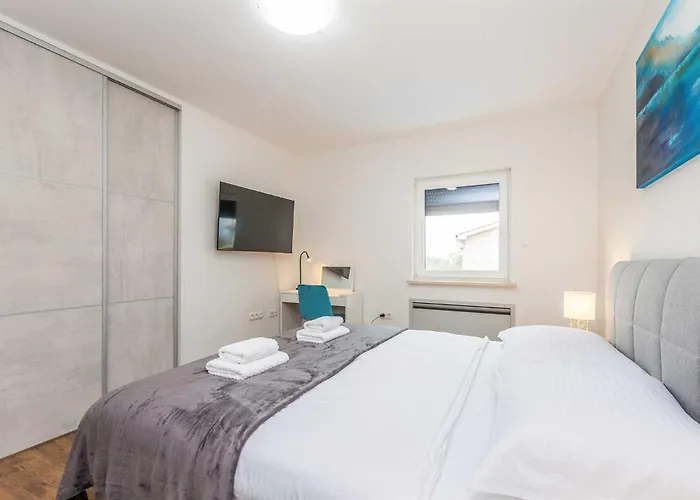 Lio Mit Pool וילה