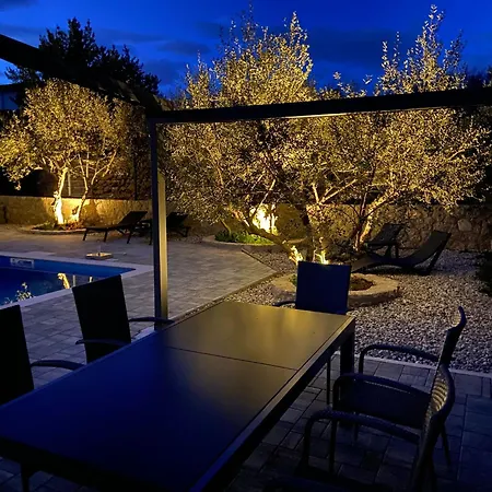 Villa Lio Mit Pool *