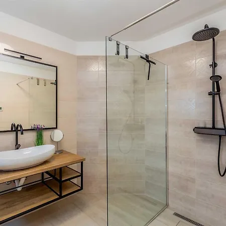 Lio Mit Pool Villa *