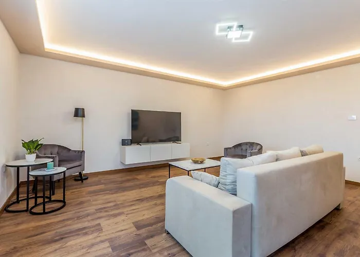 Villa Lio Mit Pool Linardići