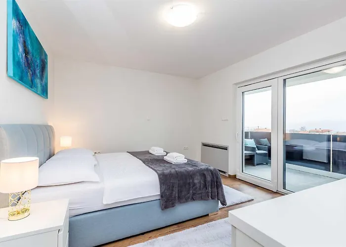 Lio Mit Pool * Linardići