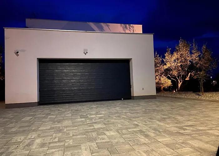 Lio Mit Pool Villa Linardici