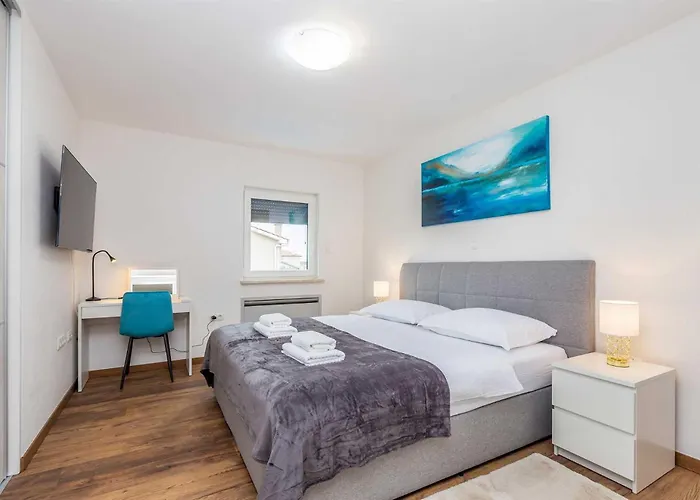 Villa Lio Mit Pool *