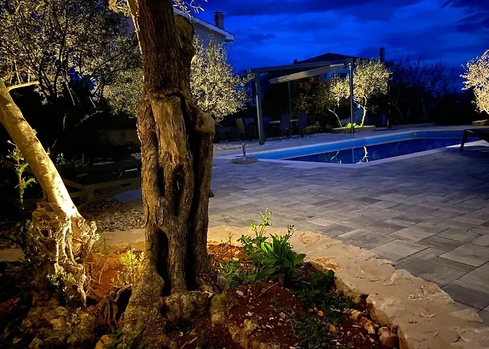 Villa Lio Mit Pool *