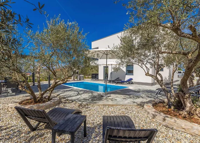 Villa Lio Mit Pool *